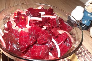 Salata de sfecla rosie cu fenicul