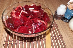 Salata de sfecla rosie cu fenicul