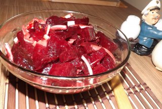 Salata de sfecla rosie cu fenicul