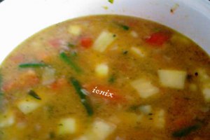 Ciorbă de cartofi şi fasole verde