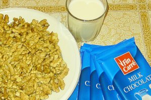 Bomboane de ciocolata cu nuca