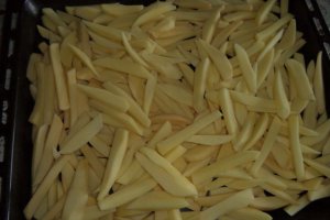 Cartofi la cuptor cu pasta de avocado