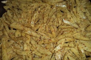 Cartofi la cuptor cu pasta de avocado