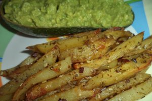 Cartofi la cuptor cu pasta de avocado