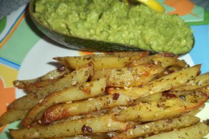 Cartofi la cuptor cu pasta de avocado