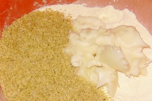 Cornulete fragede cu untura si cu nuca