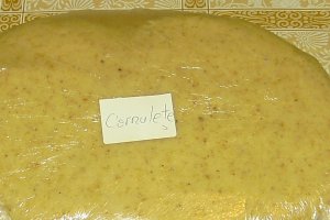 Cornulete fragede cu untura si cu nuca