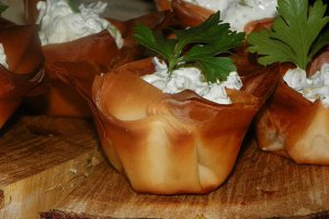 Cosulete umplute cu crema de branza