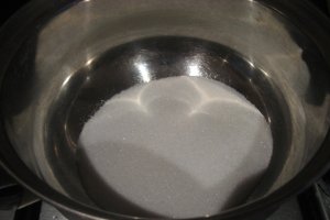 Rulada cu crema caramel, nuca si cafea