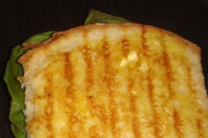 Sandwich cald cu cascaval a la Nigella