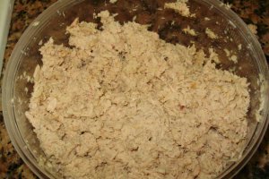 Rulada de ton cu crema de masline