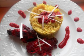 Pui tandoori si orez cu flori de hibiscus