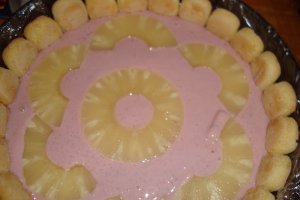 Tort cu iaurt si ananas