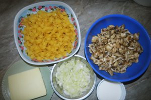 Paste tagliatelle cu sos alb ciuperci