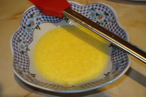 Buseuri din foietaj cu branza dulce, ananas si nuca