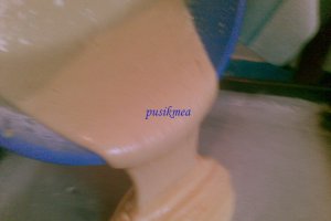 Prajitura delicioasa cu fructe caramelizate si bezea