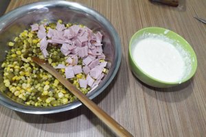 Salata de paste cu legume si jambon de porc