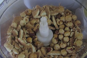 Salam de biscuiti reteta cu alune de padure ( fara foc)