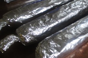 Salam de biscuiti reteta cu alune de padure ( fara foc)