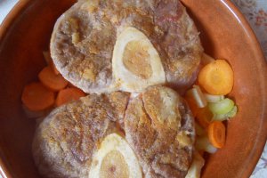Rasol de vită cu legume la cuptor