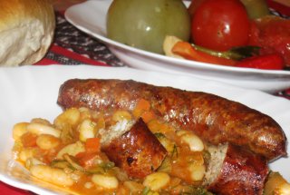 Iahnie de fasole cu carnati de casa si muraturi