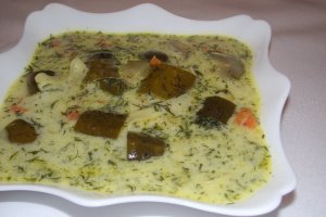 Supa de castraveti murati