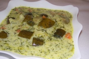 Supa de castraveti murati