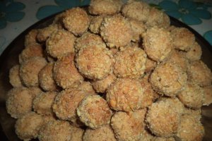 Fursecuri cu nuca si zahar tos