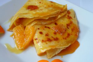 Clatite caramelizate cu portocale
