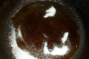 Clatite caramelizate cu portocale