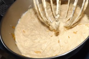 Cremsnit cu aluat de casa si crema de frisca cu dovleac