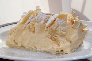Cremsnit cu aluat de casa si crema de frisca cu dovleac