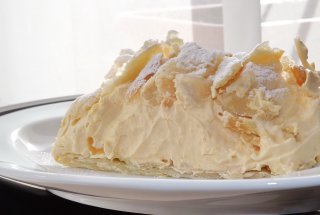 Cremsnit cu aluat de casa si crema de frisca cu dovleac