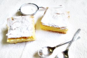 Cremsnit cu foietaj de casa