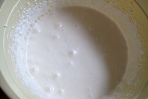 Guguluf cu crema de capsuni
