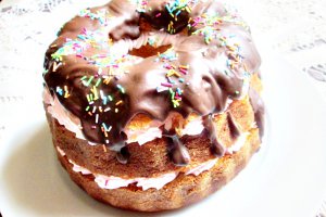 Guguluf cu crema de capsuni