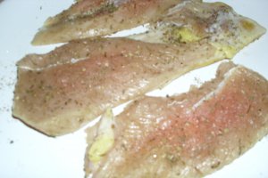 Piept de pui in vin rosu si legume cu sos tomat
