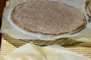 Tort cu nuca, mascarpone si caramel