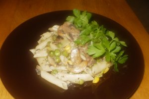 Penne cu legume si carne de vita
