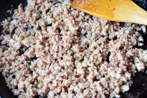 Tarta cu carne si legume