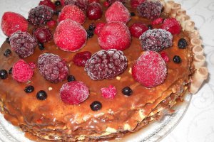 Tort de clatite cu crema de nuci