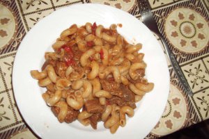 Paste cu sos cu carne de vita