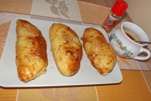 Aperitiv empanadas cu ciuperci si carne de pui