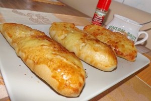 Aperitiv empanadas cu ciuperci si carne de pui