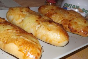 Aperitiv empanadas cu ciuperci si carne de pui