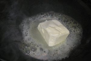 Friptura de rata cu legume sotate si sos de smantana cu capere