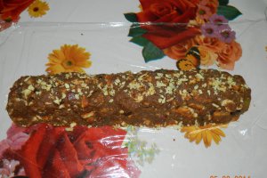 Salam de biscuiţi, reţetă cu ciocolata alba