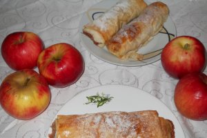 Strudele cu mere si nuci