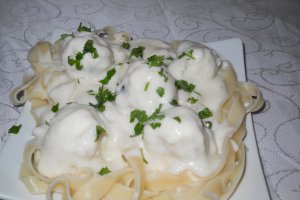 Perisoare in sos de smantana