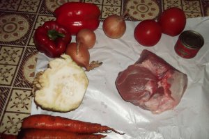Carne de porc in sos de legume